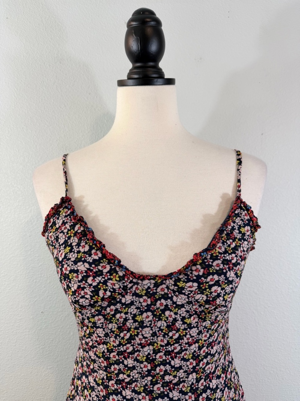 Jack Wills Floral Mini Dress Size 4 Black Red Ruffle Festival Boho Western - Picture 3 of 13